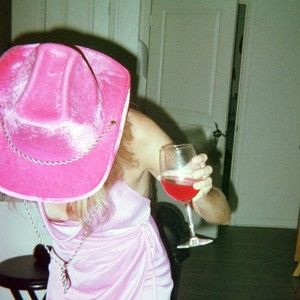 Meet your Posher, Adrienne